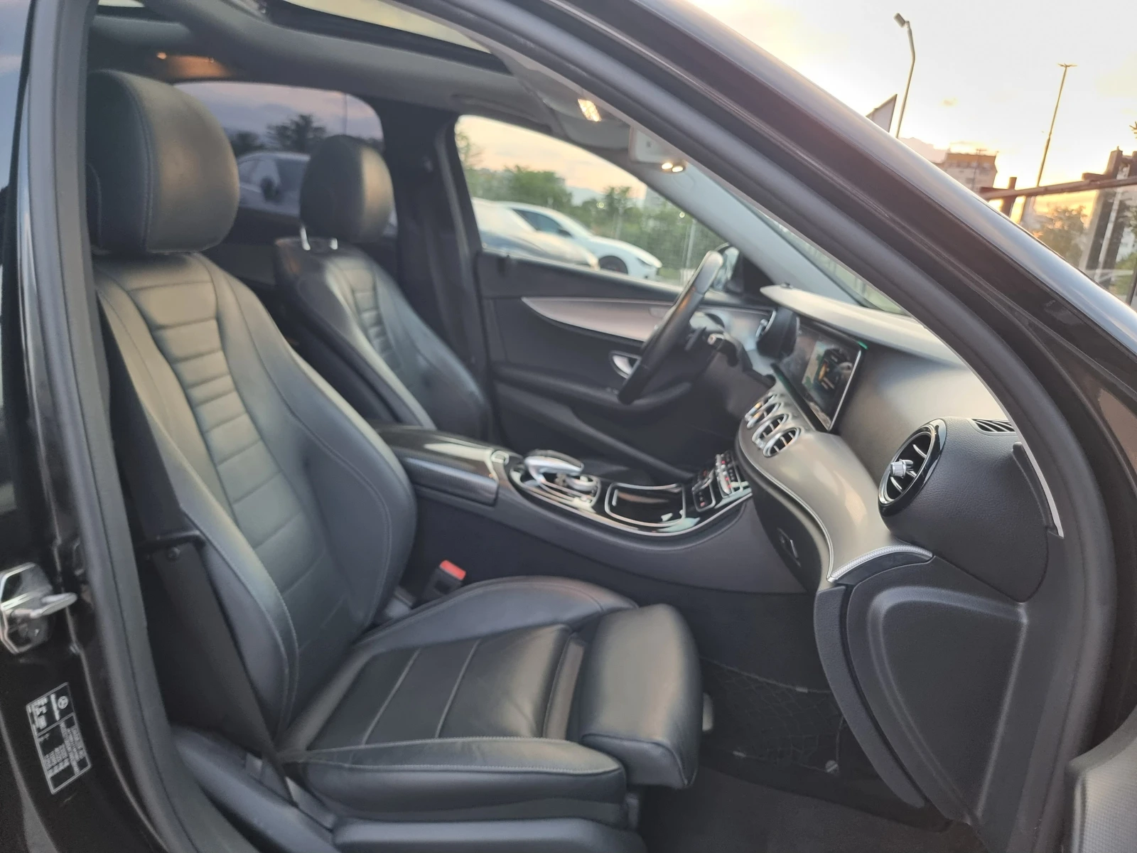 Mercedes-Benz E 220 BRABUS // 360  //DISTRONIC PLUS  | Mobile.bg   12