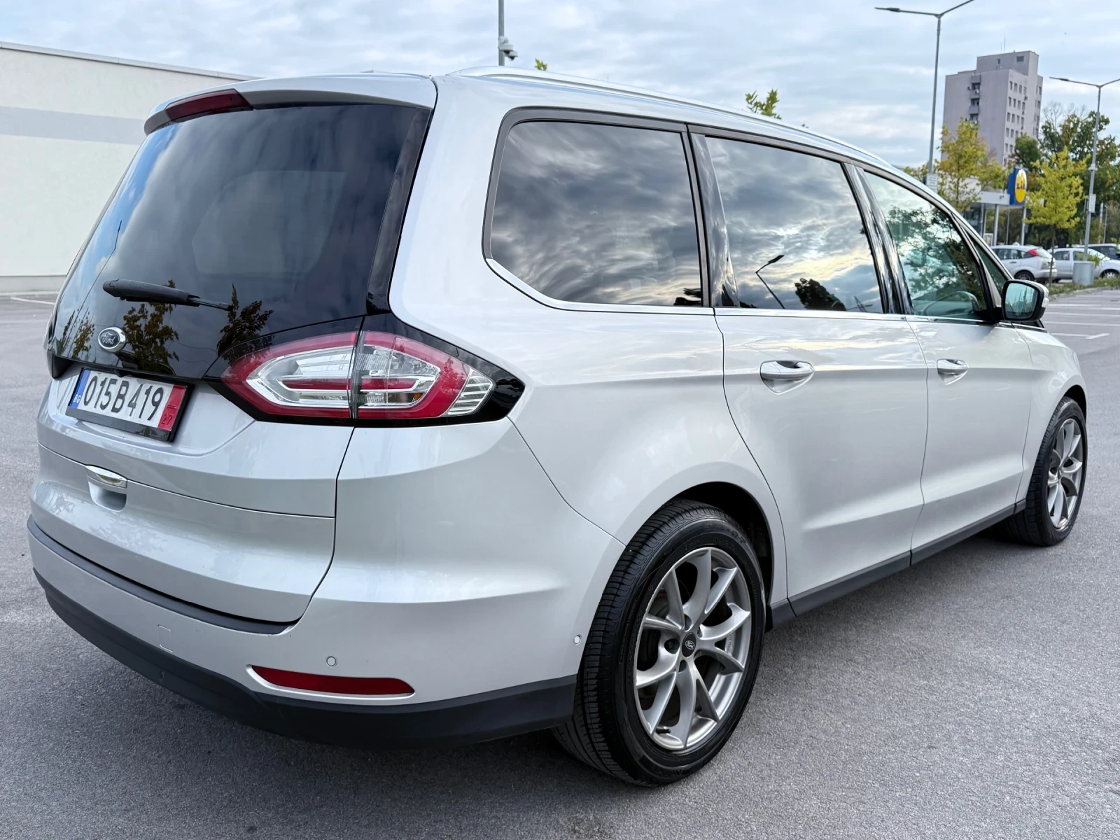 Ford Galaxy * 2.0TDCI* AWD* FULL* DISSTRONIC* CAMERA* KOJA* PO - изображение 6