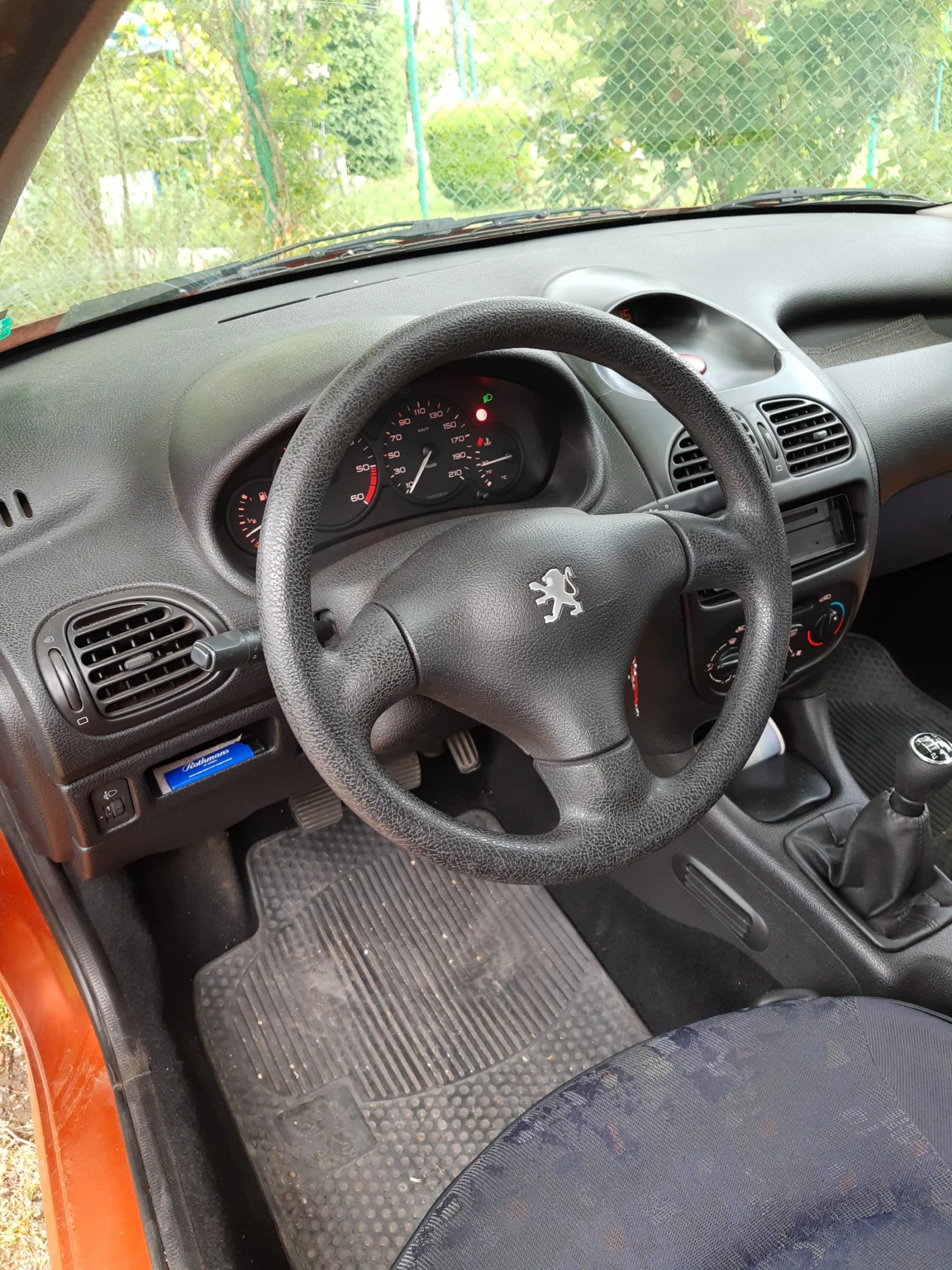 Peugeot 206 Хечбек - изображение 4