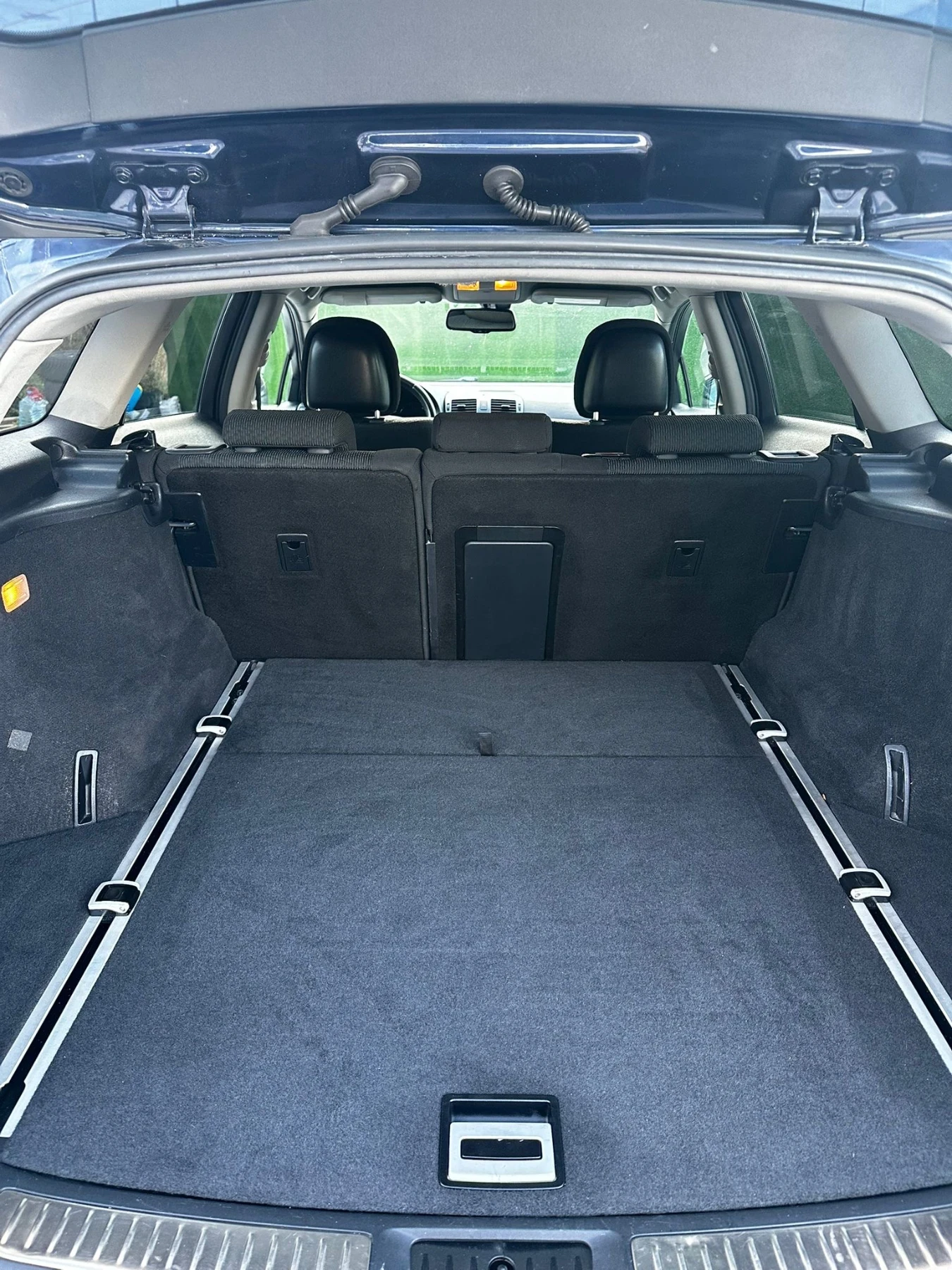 Toyota Avensis D4-D Keyless Entry & Start. * Перфектен* , снимка 9 - Автомобили и джипове - 53803668