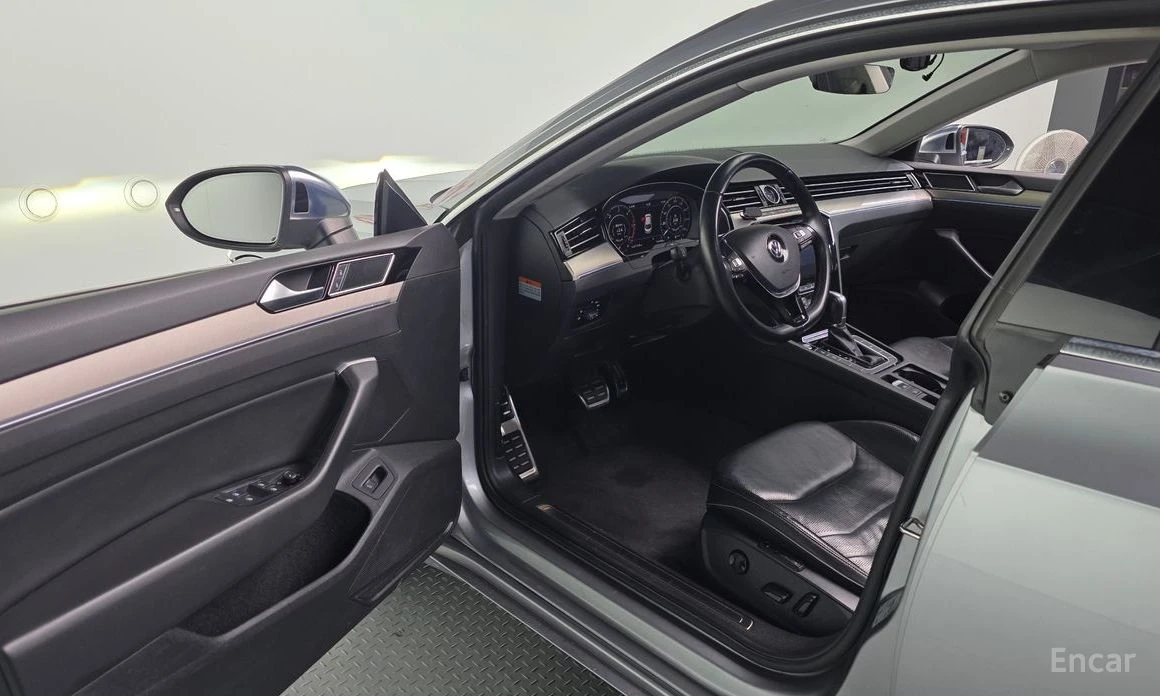 VW Arteon * 2.0TDI* KEYLESS* ПАНО* KOЖА* ПОДГРЕВ* KEYLESS* К, снимка 9 - Автомобили и джипове - 54042059