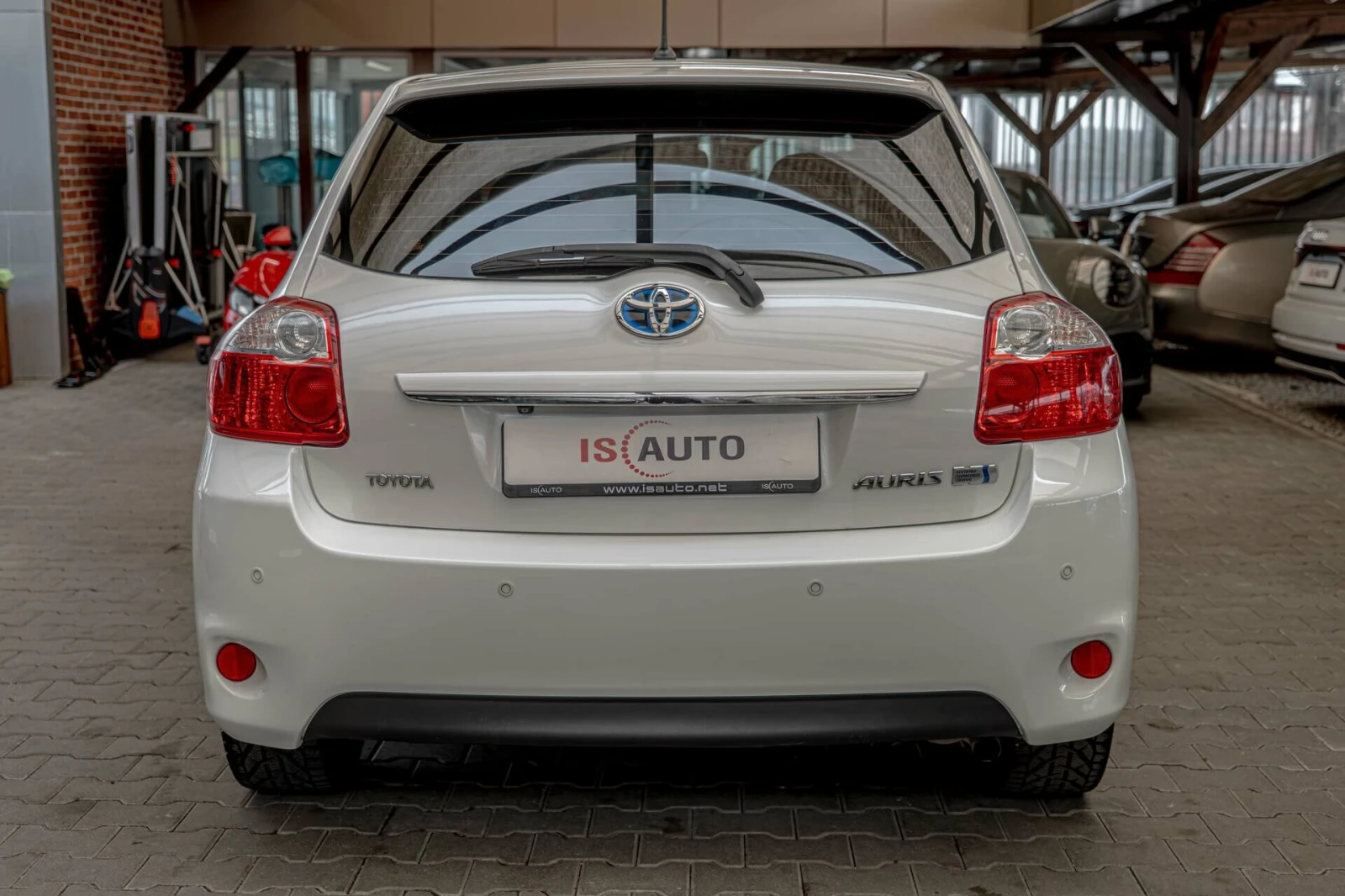 Toyota Auris 1.8 VVT-i Hybrid e-CVT/Климатроник/Камера, снимка 5 - Автомобили и джипове - 54222166