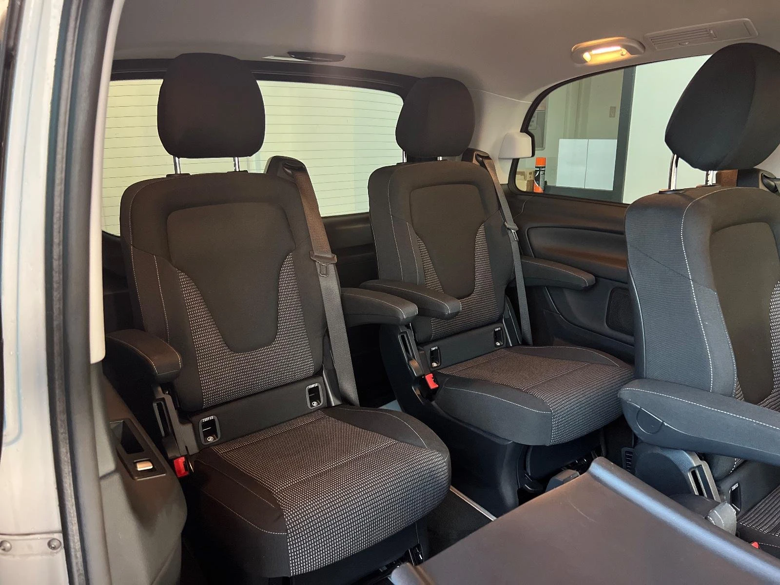 Mercedes-Benz V 300 4MATIC/237HP/EDITION/6S/CAM/LED/NAVI/207q | Mobile.bg � ����������� 14
