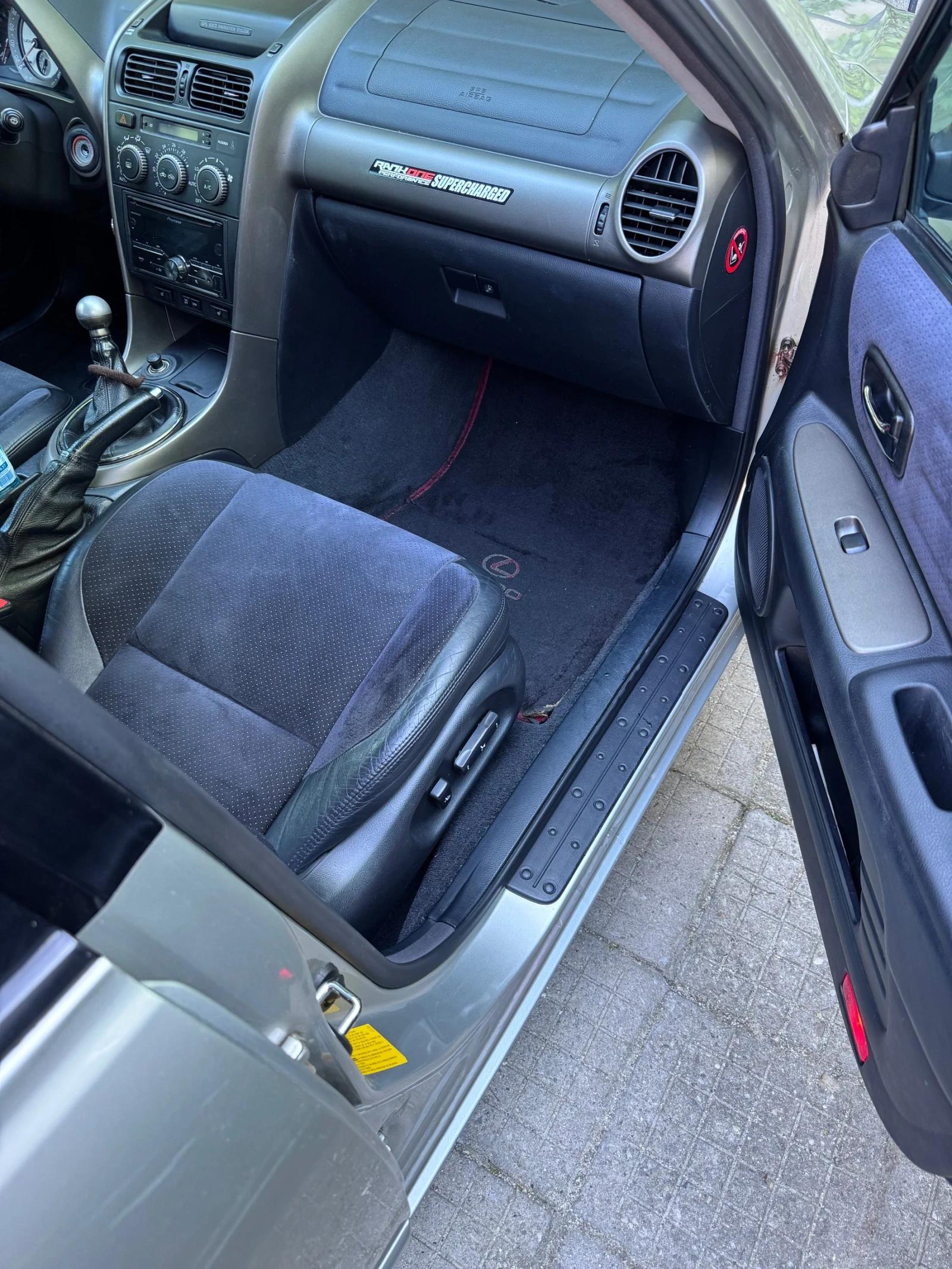 Lexus IS 200, снимка 7 - Автомобили и джипове - 54477690