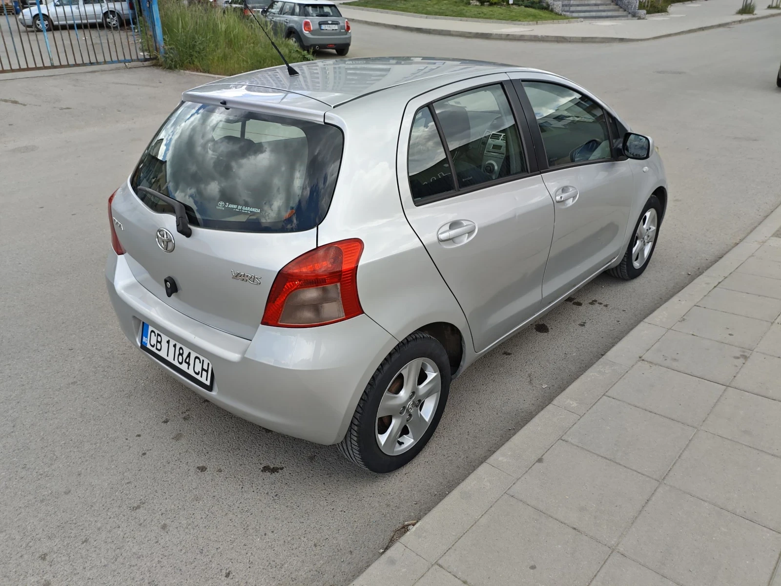 Toyota Yaris, снимка 6 - Автомобили и джипове - 54577895