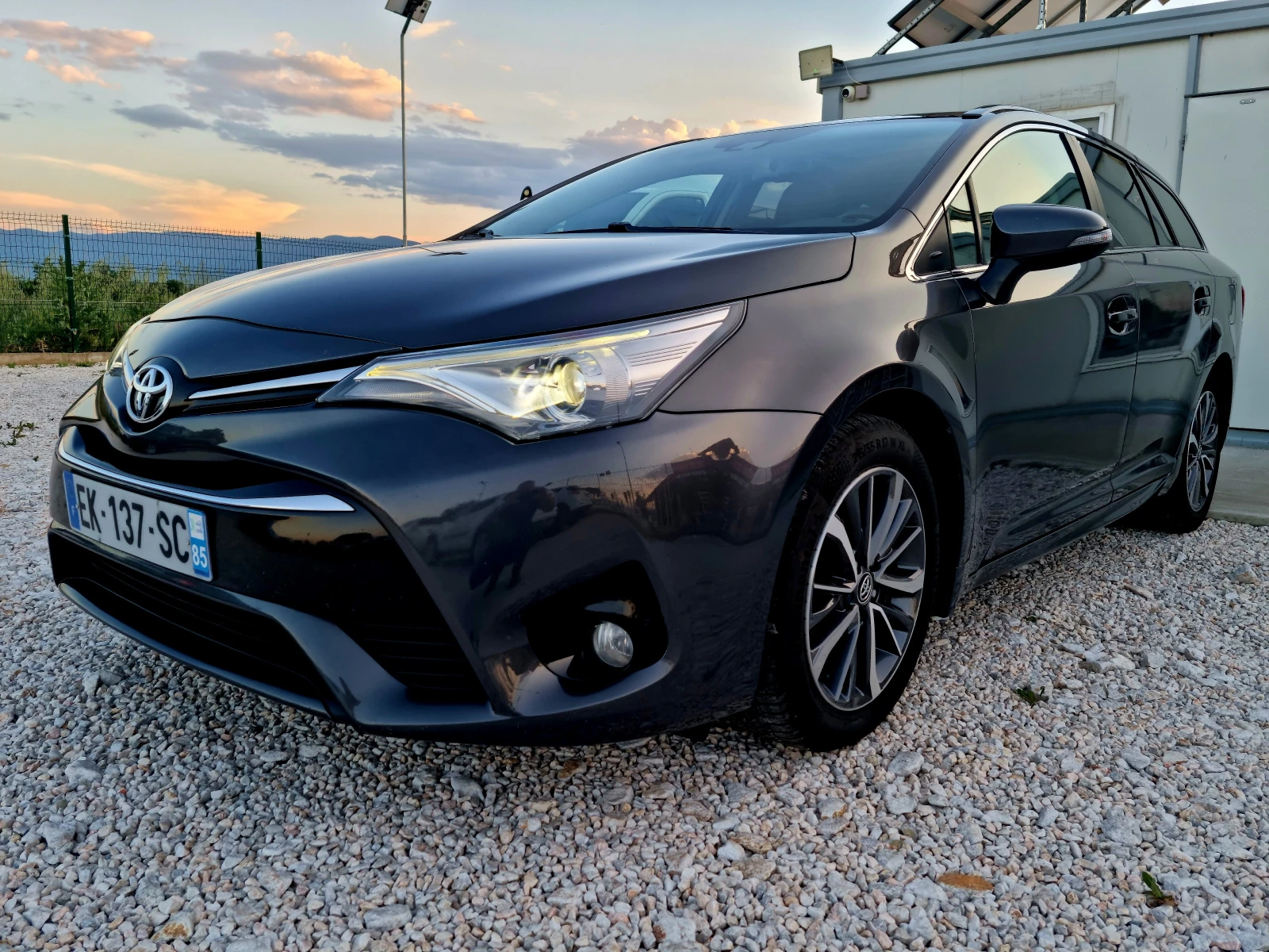 Toyota Avensis 2.0 D4D 143ks.EXCLUSIVE-LUX Panorama, снимка 2 - Автомобили и джипове - 54750734