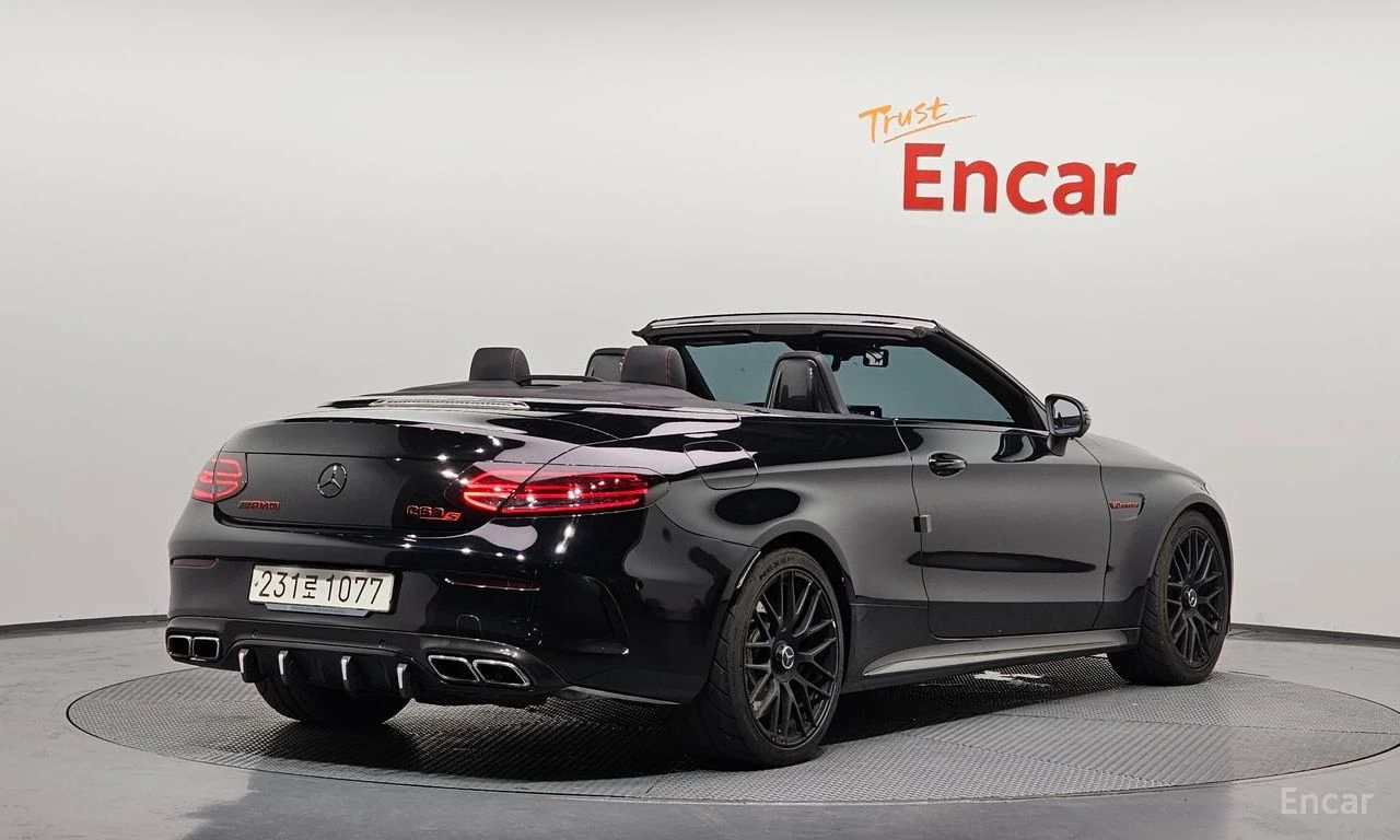 Mercedes-Benz C 63 AMG ПОДГРЕВ* НАВИГАЦИЯ* 360 КАМЕРА, снимка 2 - Автомобили и джипове - 54913501