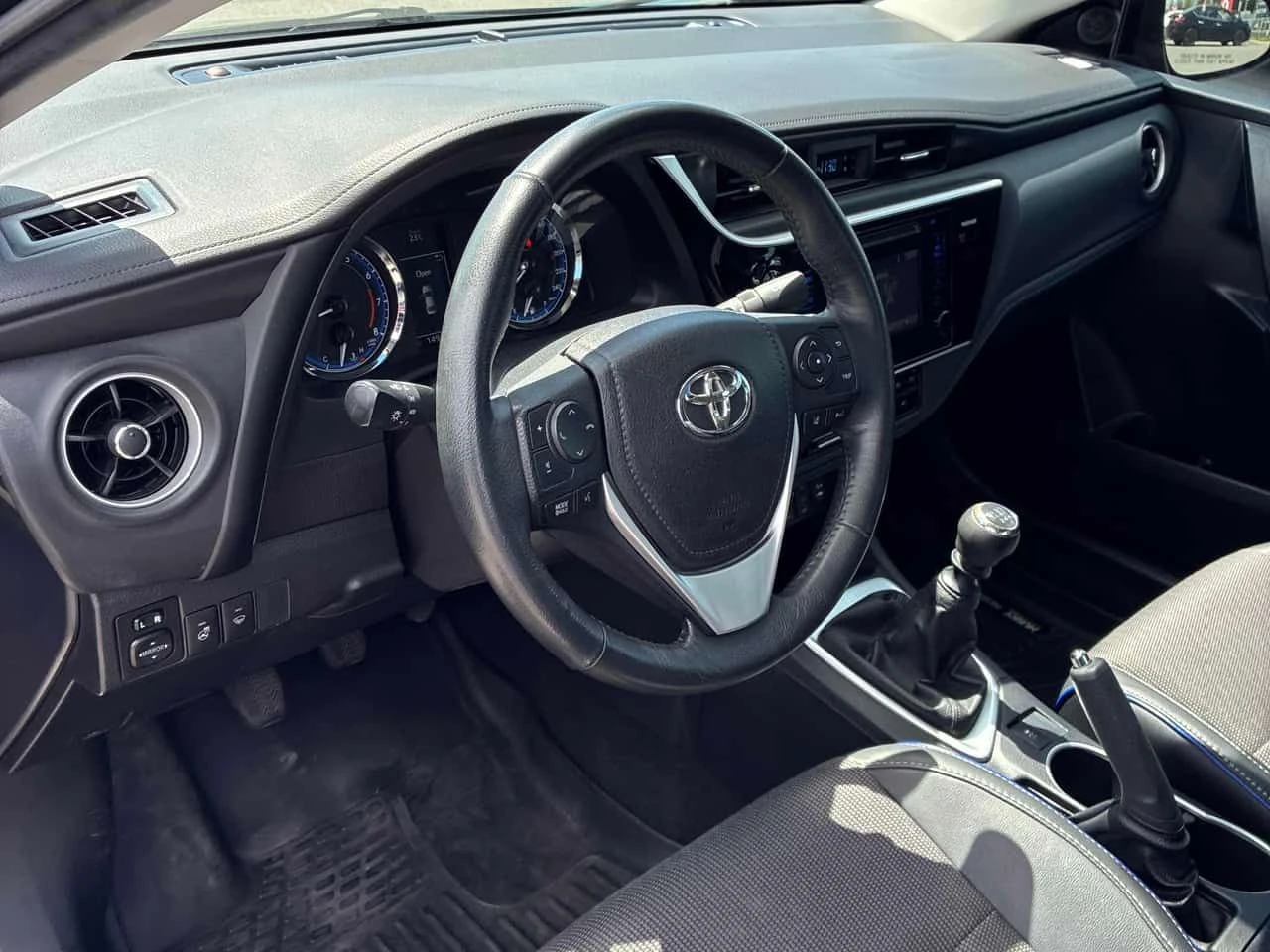 Toyota Corolla * 4dr Sdn Man SE * АВТОКРЕДИТ БЕЗ ПЪРВОНАЧАЛНА , снимка 5 - Автомобили и джипове - 55070235