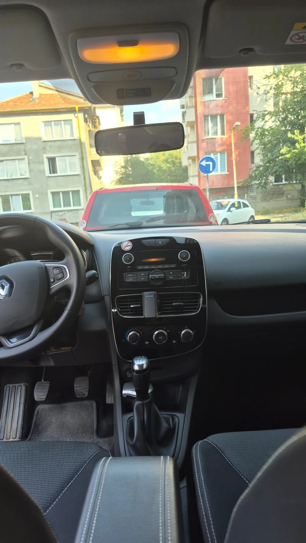 Renault Clio, снимка 5 - Автомобили и джипове - 55835843