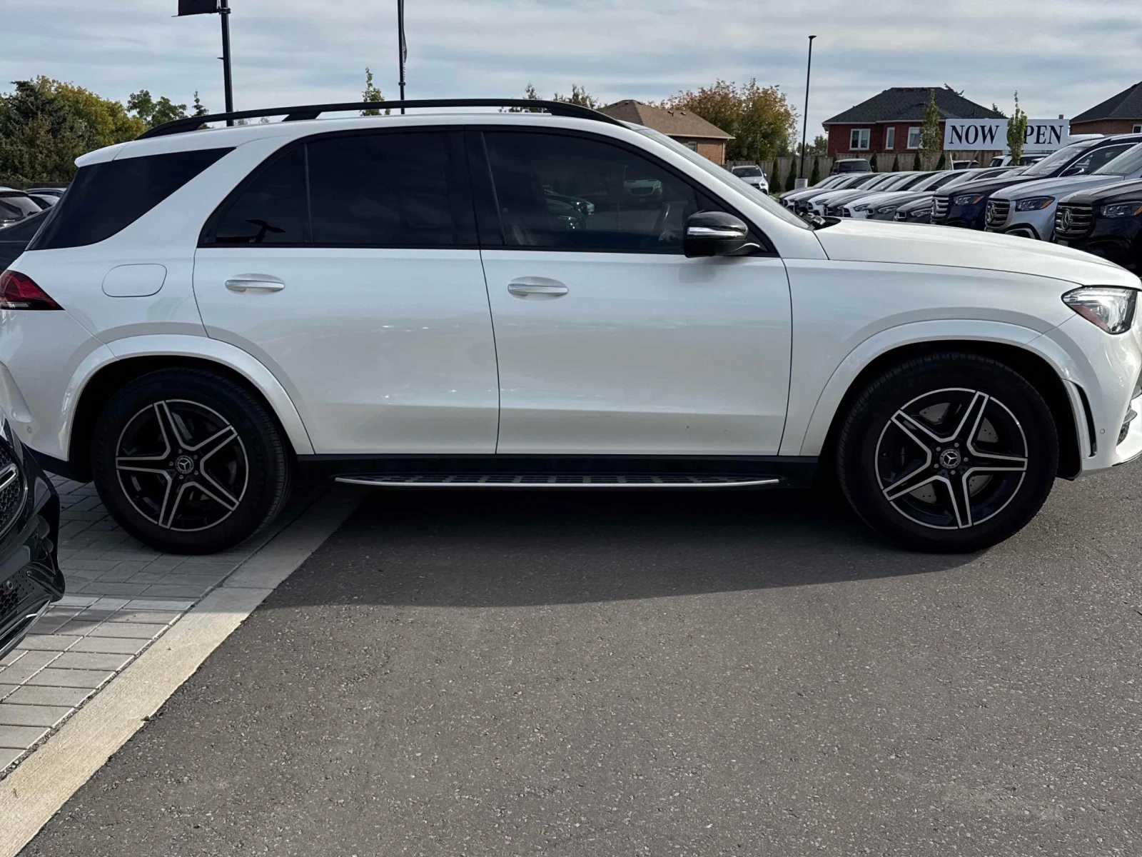 Mercedes-Benz GLE 450 Amg-pack* 360* Pano* Brum* HUD* Обдух* , снимка 4 - Автомобили и джипове - 56248893