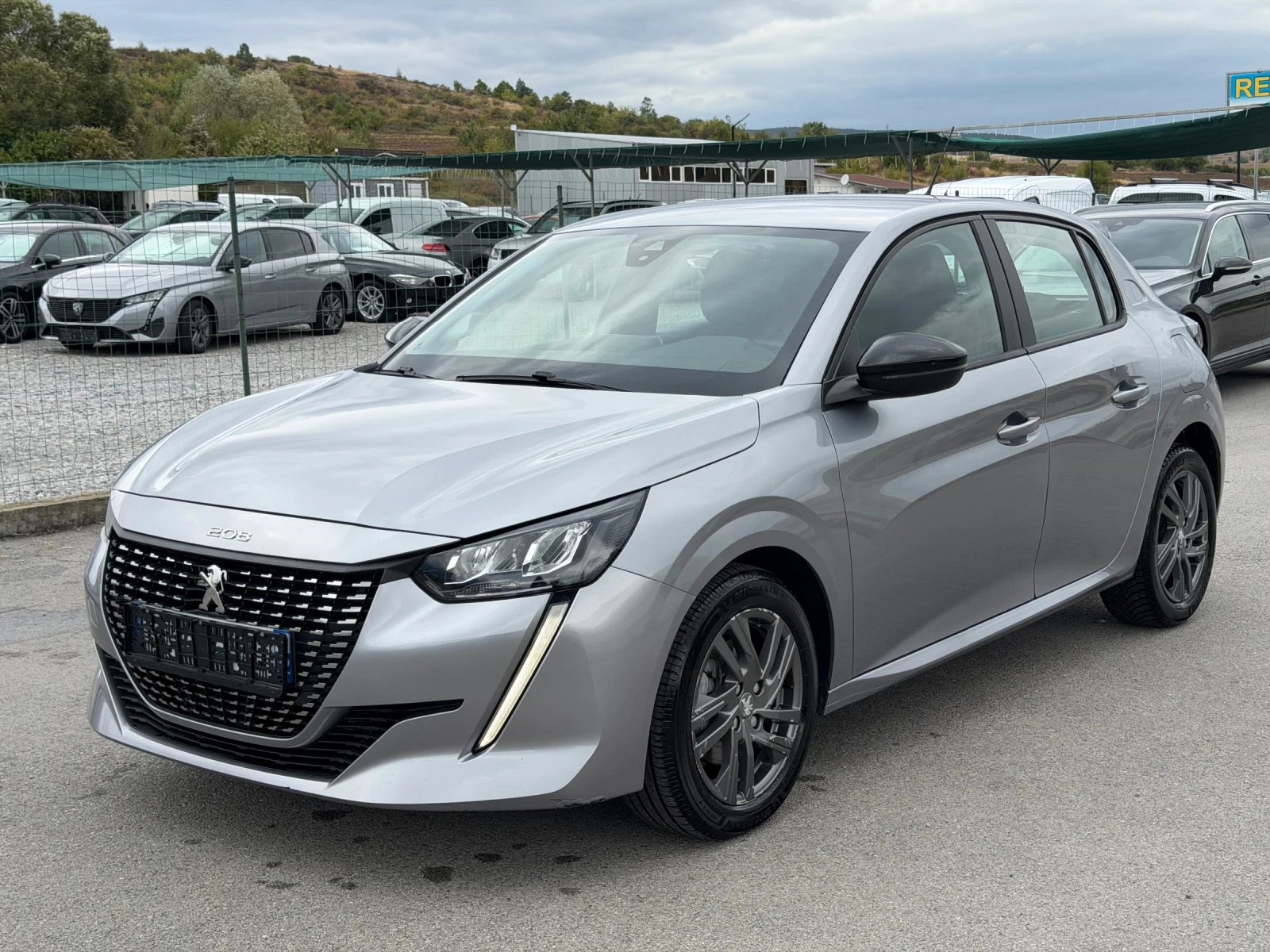 Peugeot 208 1.5 BlueHDI, снимка 2 - Автомобили и джипове - 56258162