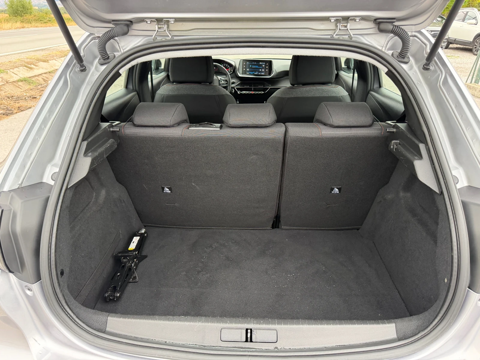 Peugeot 208 1.5 BlueHDI, снимка 6 - Автомобили и джипове - 56258162