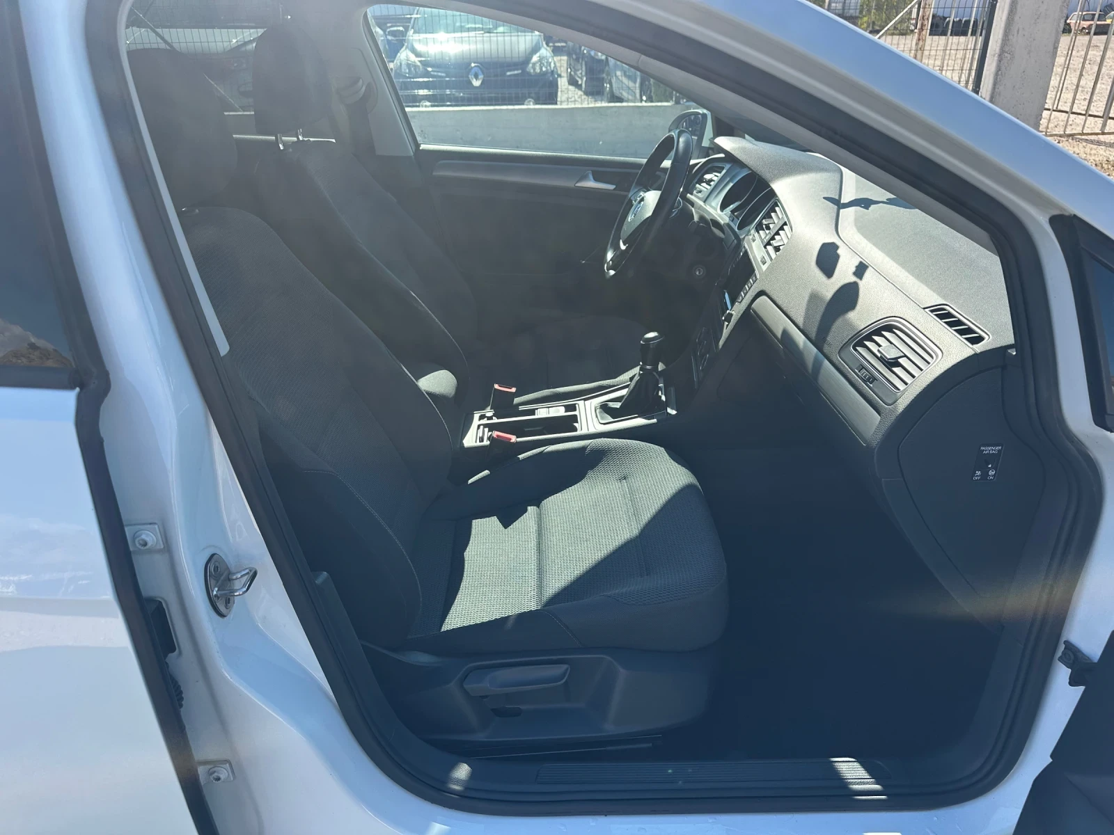 VW Golf   Highline 1.6TDi 110ps NAVI EURO6B | Mobile.bg � ����������� 9