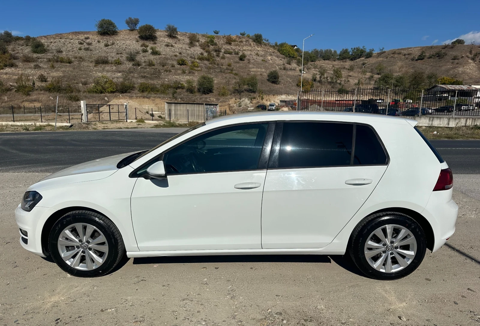 VW Golf   Highline 1.6TDi 110ps NAVI EURO6B | Mobile.bg � ����������� 4