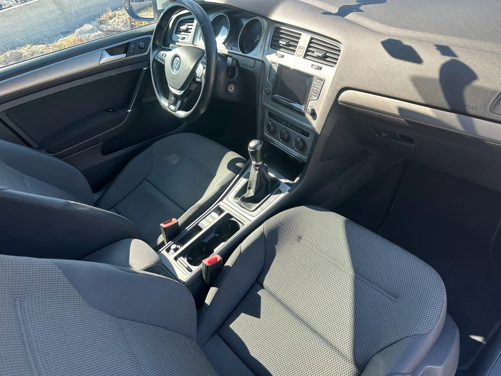 VW Golf   Highline 1.6TDi 110ps NAVI EURO6B | Mobile.bg � ����������� 10