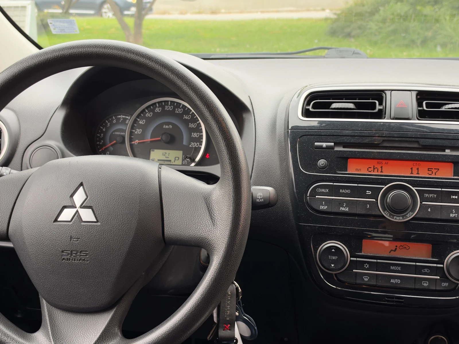 Mitsubishi Space star, снимка 13 - Автомобили и джипове - 56663018