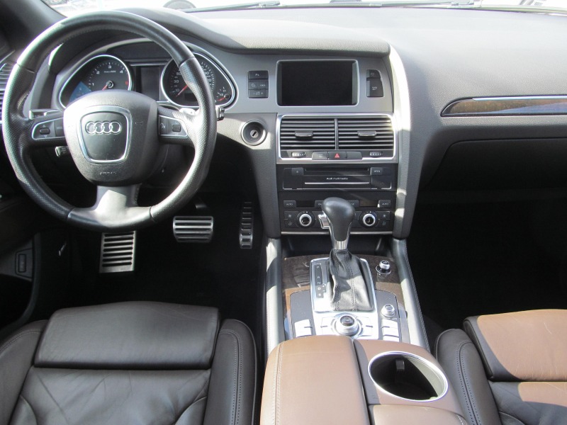 Audi Q7 6.0* W12* Distronic* Panorama* Подгрев* CERAMIC* 7, снимка 13 - Автомобили и джипове - 44157800