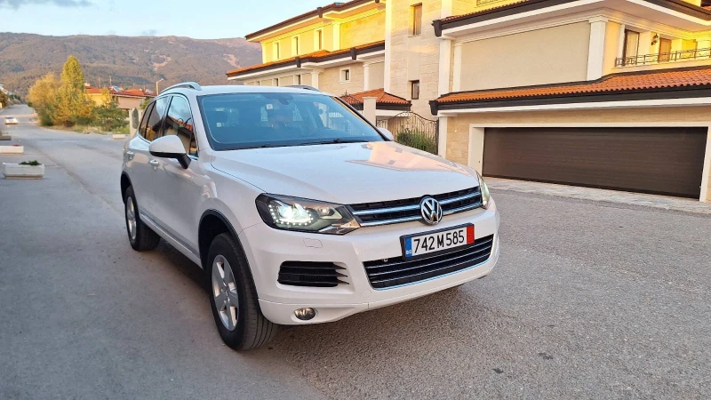 VW Touareg 3.0  BLUMOTION, снимка 2 - Автомобили и джипове - 51912036