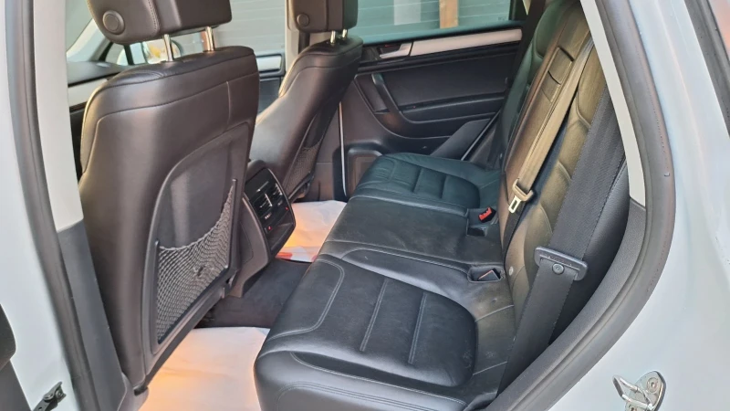 VW Touareg 3.0  BLUMOTION, снимка 14 - Автомобили и джипове - 51912036