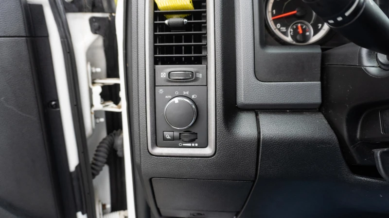 Dodge RAM 1500 Tradesman CAM* 5.7* CRUISE CONTROL* , снимка 7 - Автомобили и джипове - 52649161