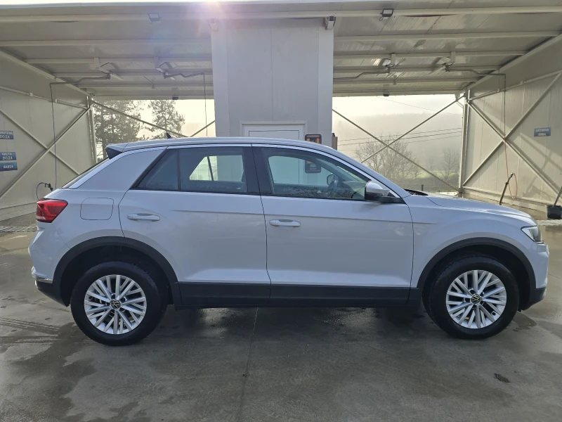 VW T-Roc 2.0TDI STYLE 150к.с DSG  Топ състояние , снимка 8 - Автомобили и джипове - 52664271