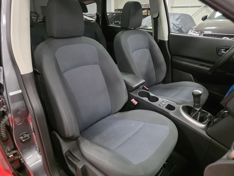 Nissan Qashqai + 2 | 1.6 бензин | Панорама | CarPlay , снимка 12 - Автомобили и джипове - 53293512