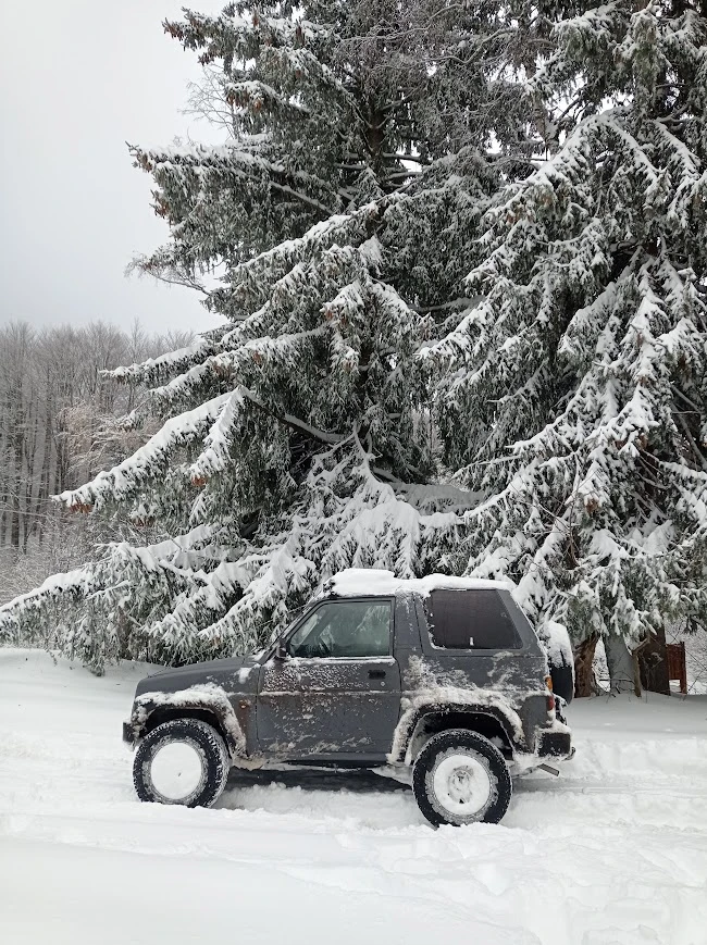 Daihatsu Feroza, снимка 12 - Автомобили и джипове - 53309335