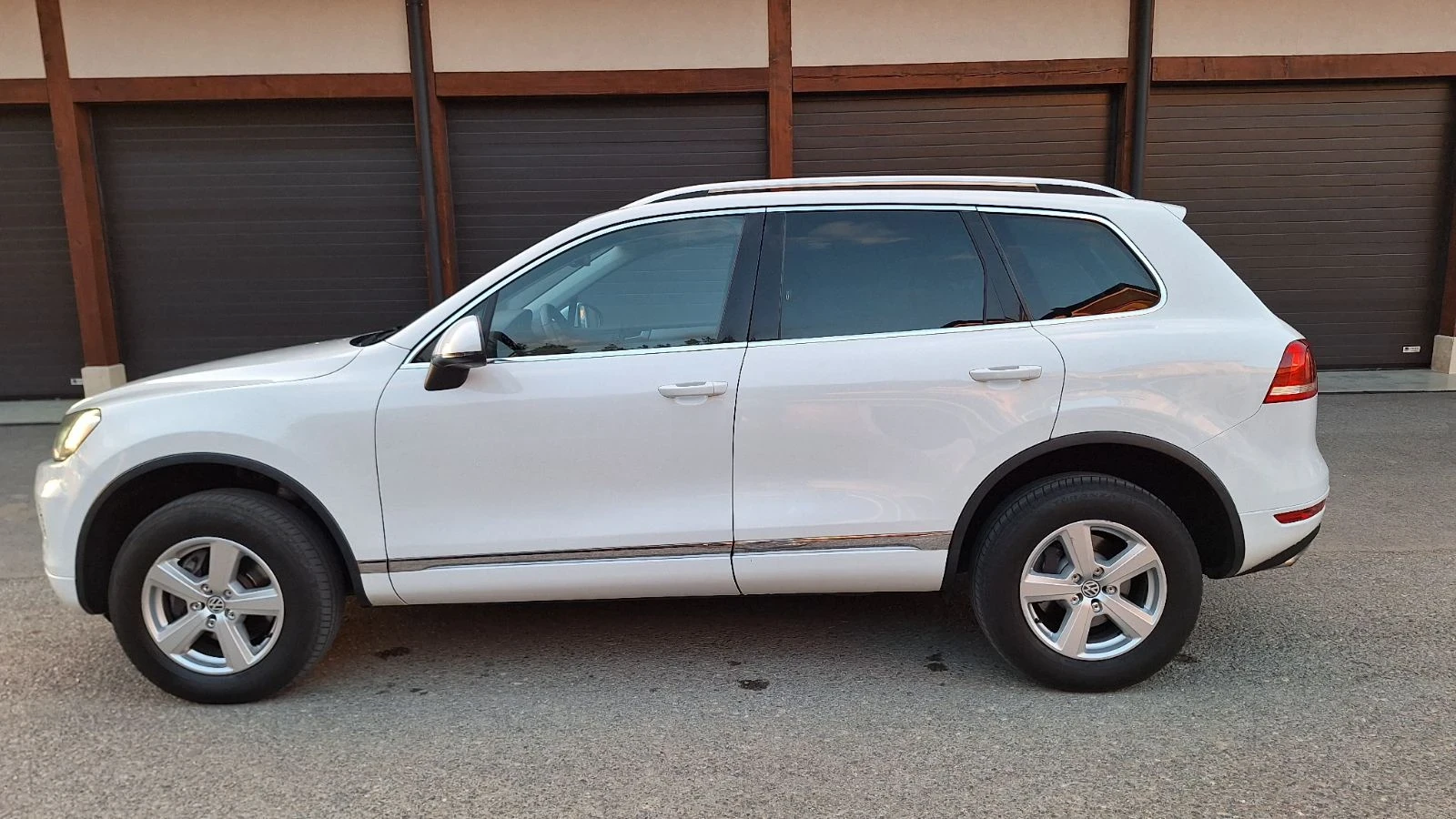 VW Touareg 3.0 204 BLUMOTION - изображение 7