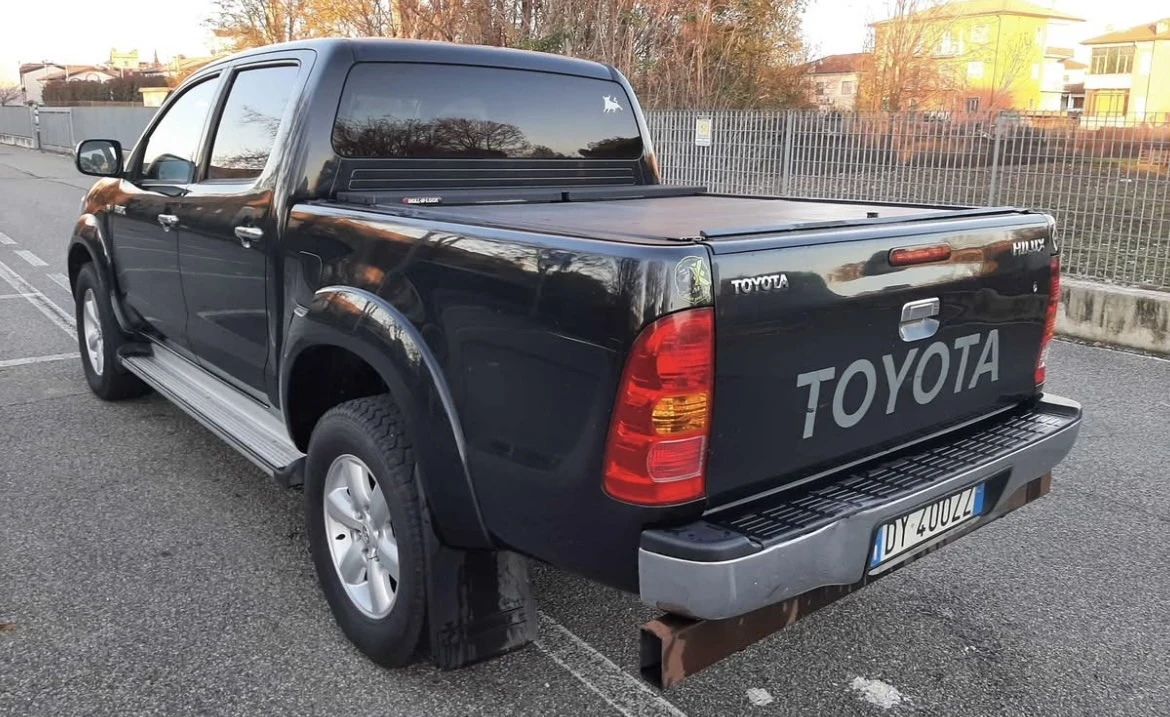 Toyota Hilux Спешно!, снимка 2 - Автомобили и джипове - 53864034