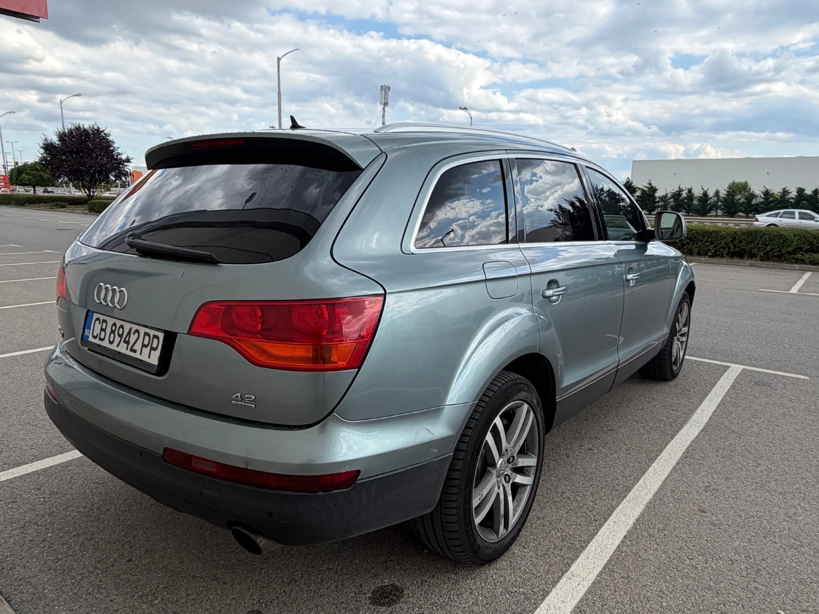 Audi Q7 4.2 FSI V8 | 7 места | ПАНОРАМА | Bose | Обслужена, снимка 5 - Автомобили и джипове - 55367297