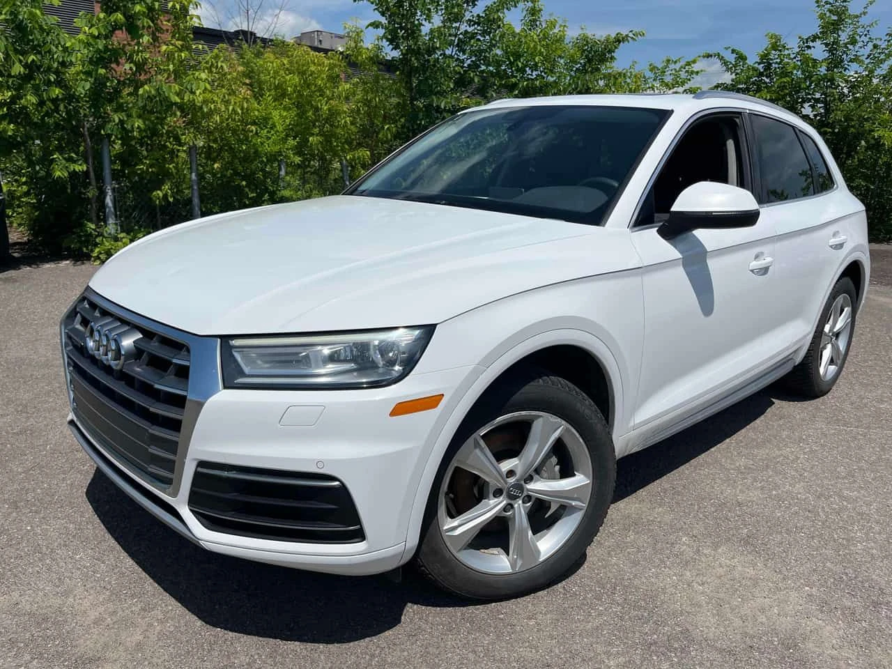 Audi Q5 QUATTRO * ПРЕДСТАВИТЕЛСТВО* КЛИП НА ДВИГАТЕЛЯ* 