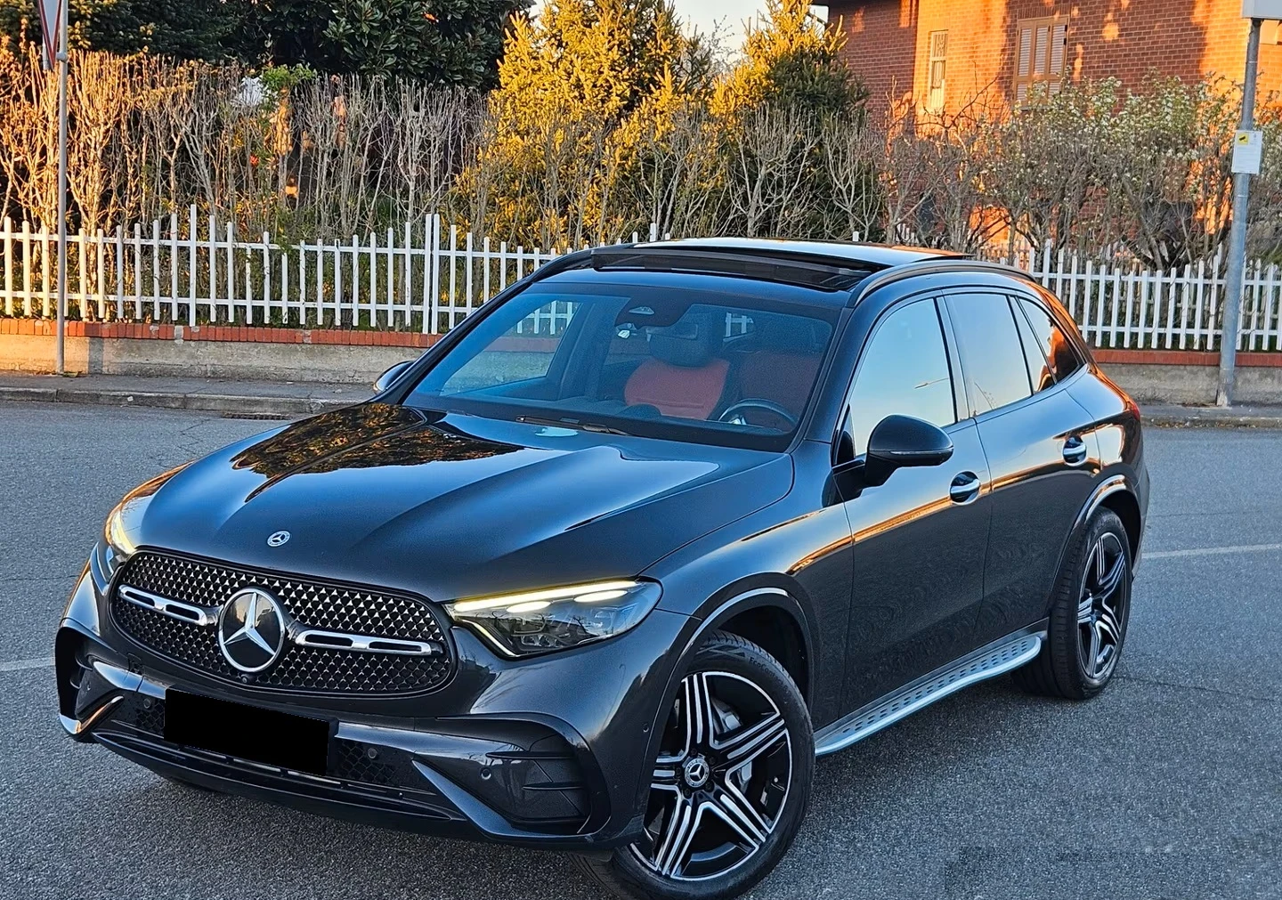 Mercedes-Benz GLC 300 4MATIC AMG-LINE, снимка 3 - Автомобили и джипове - 56252819