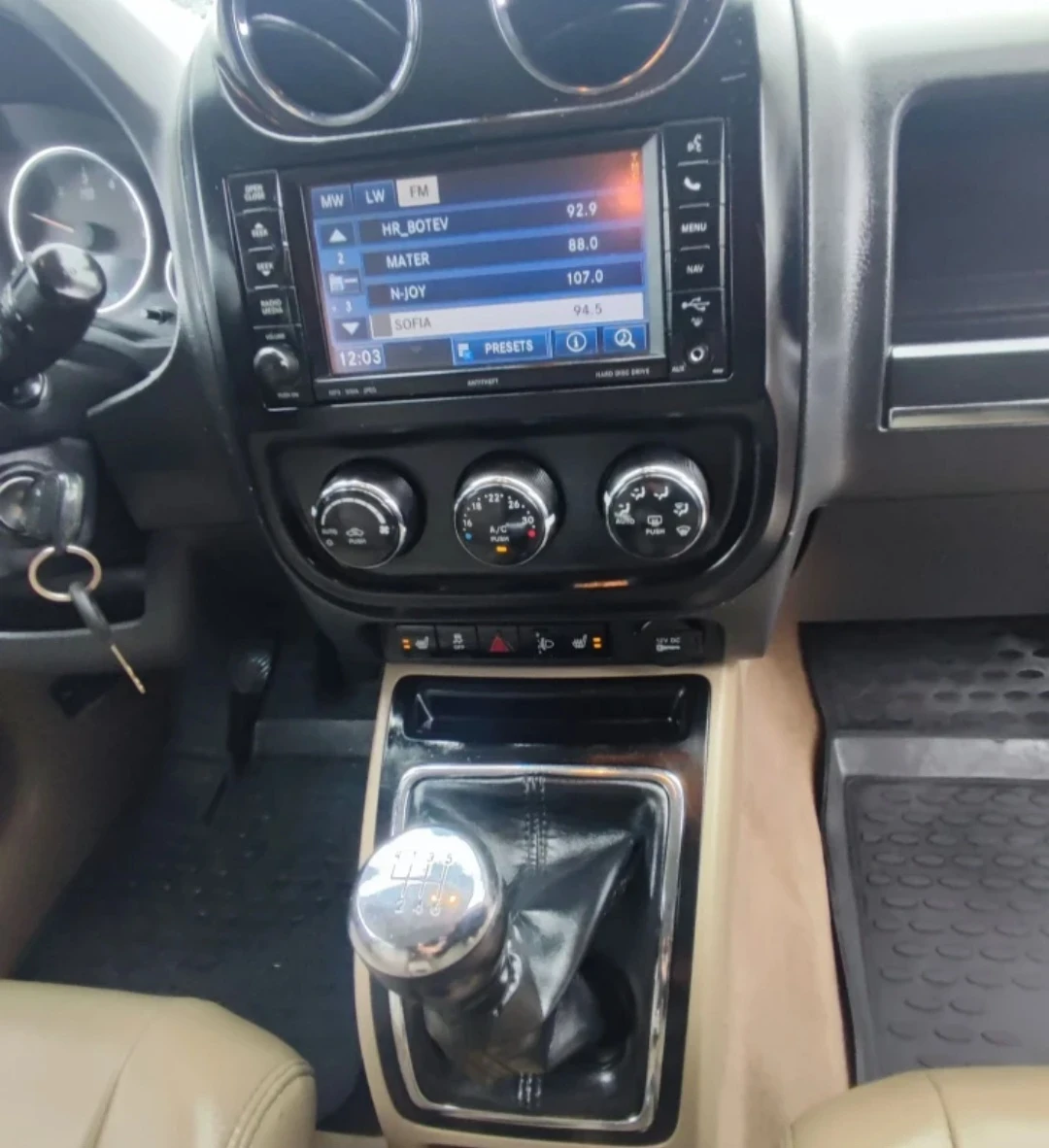 Jeep Compass, снимка 7 - Автомобили и джипове - 56335873