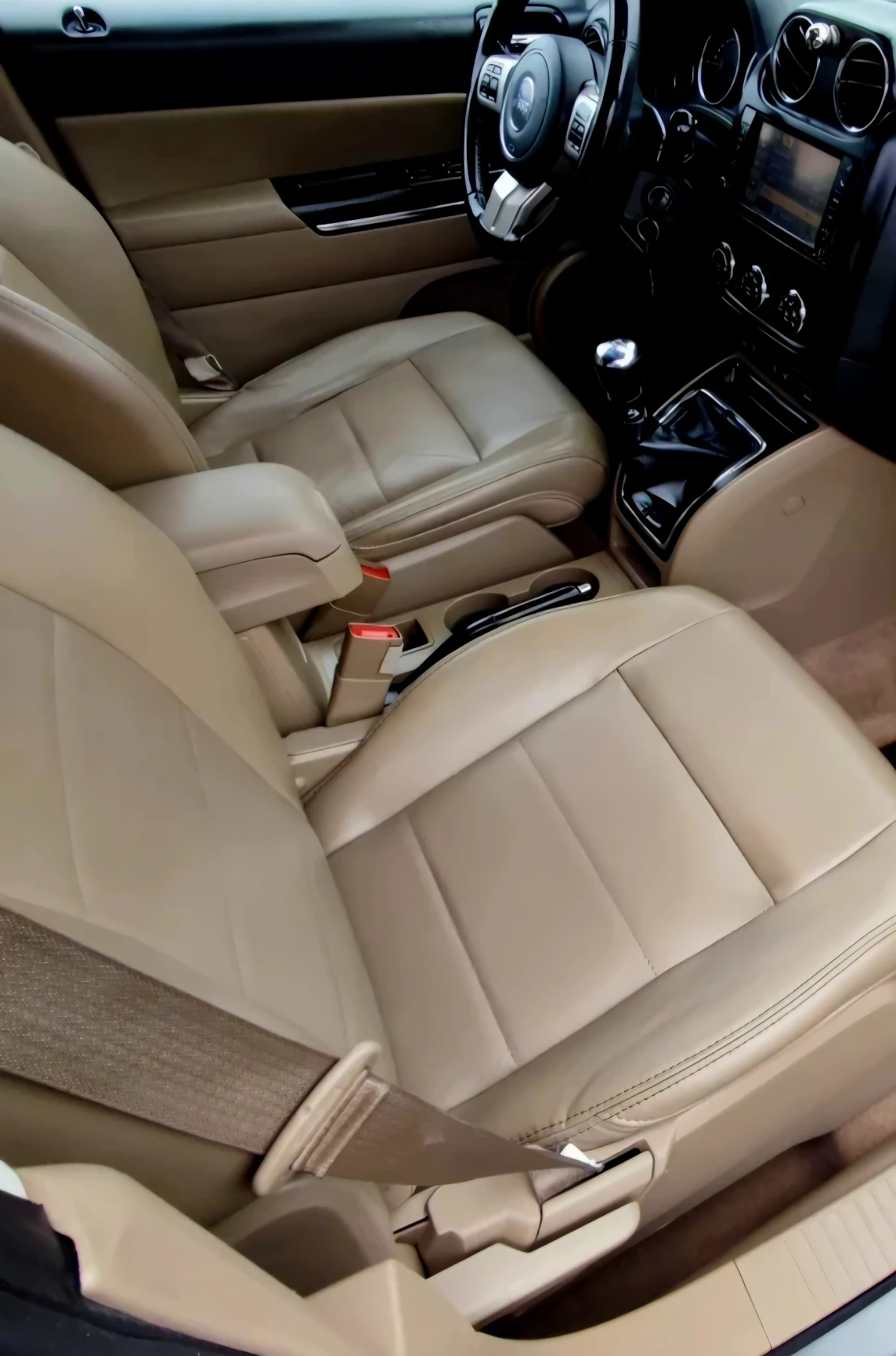 Jeep Compass, снимка 4 - Автомобили и джипове - 56335873
