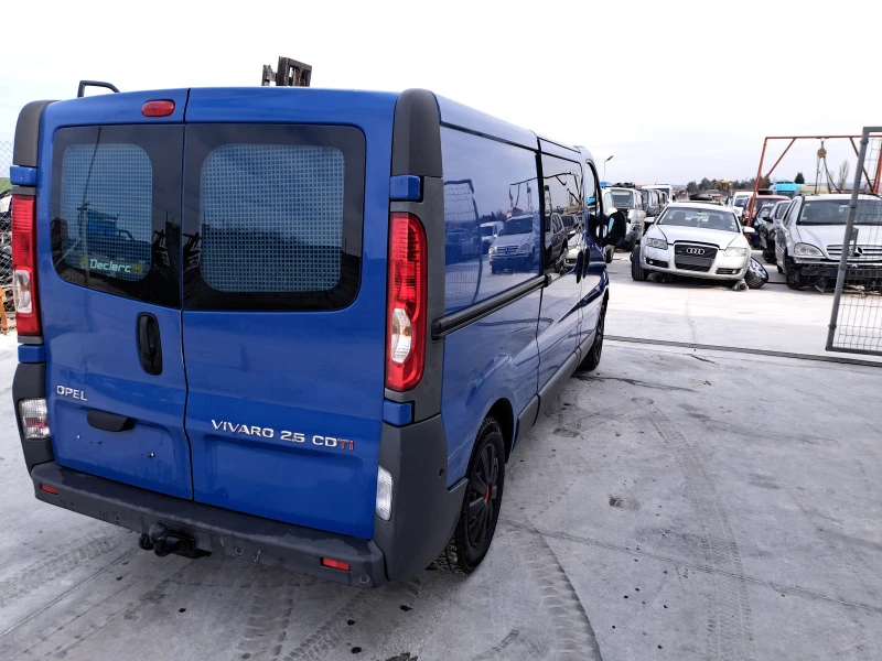 Opel Vivaro 2.5 CDTI НА ЧАСТИ , снимка 4 - Бусове и автобуси - 48700667