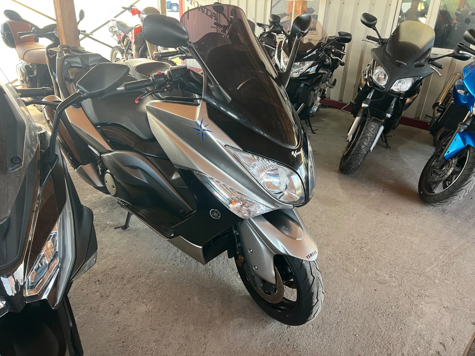 Yamaha T-max Lizing