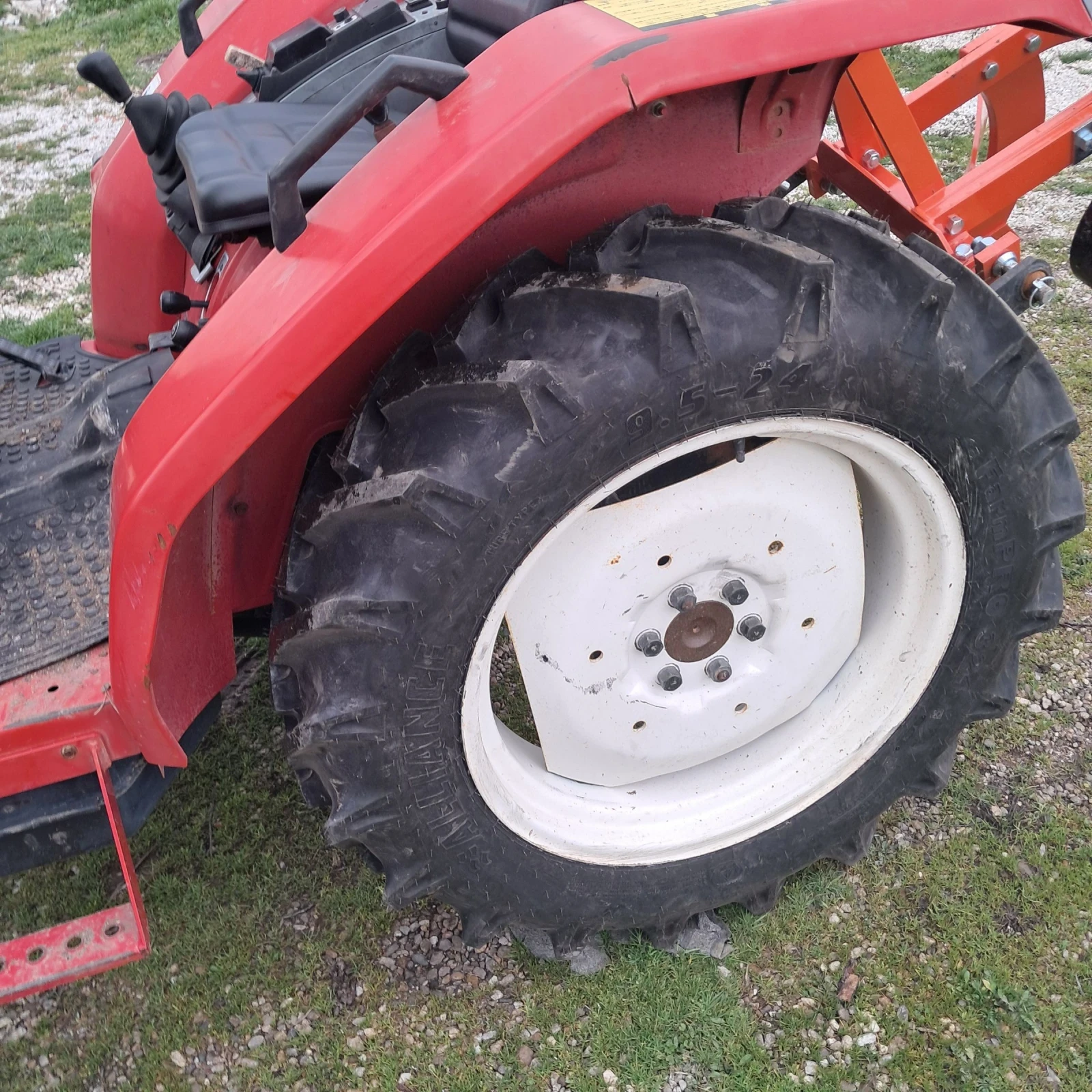 Трактор Yanmar Аф24 с плуг  - изображение 5