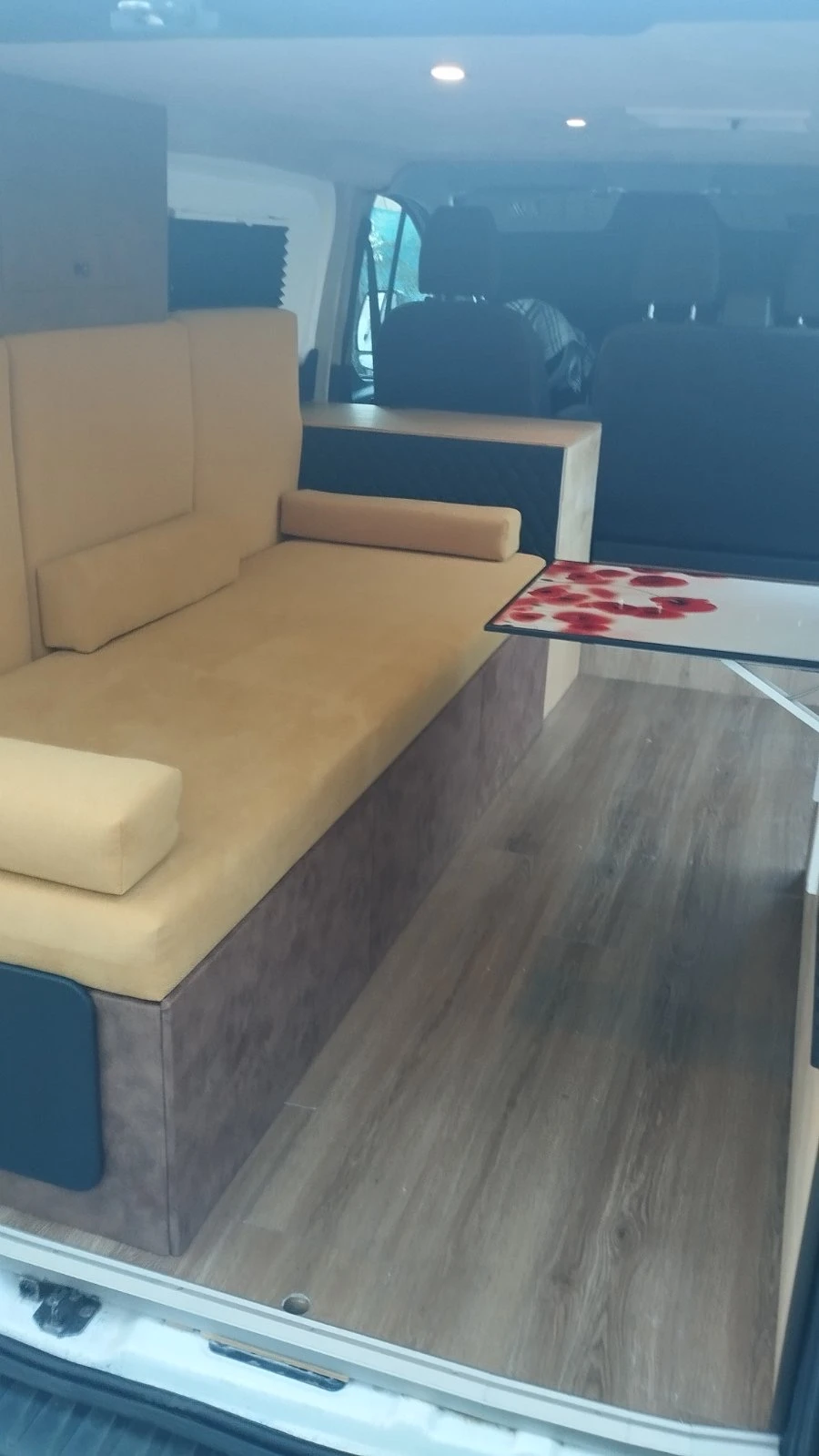 Кемпер Ford Transit Custom, снимка 9 - Каравани и кемпери - 55276699