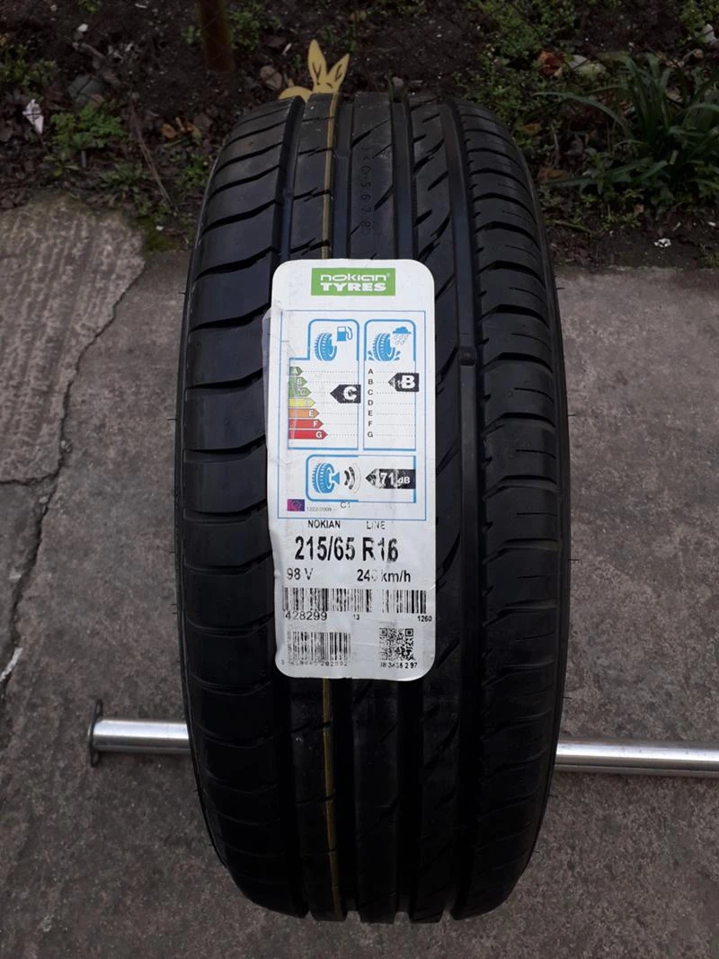 Гуми Летни 215/65R16, снимка 1 - Гуми и джанти - 24454019