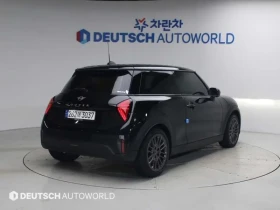 Mini Cooper 4Th Generation Essential, снимка 2