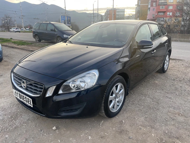 Volvo V60 2.0D3-AVTOMAT, снимка 1 - Автомобили и джипове - 40001734