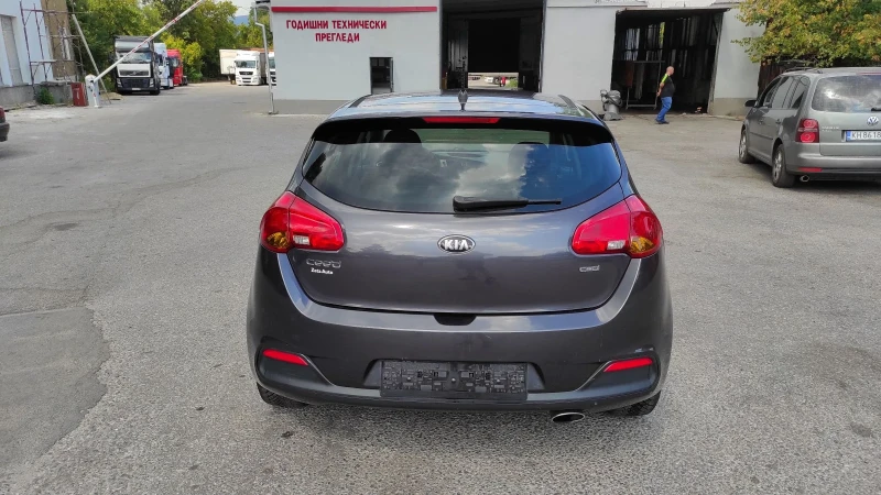 Kia Ceed 1.4 DIZEL, снимка 6 - Автомобили и джипове - 46837922