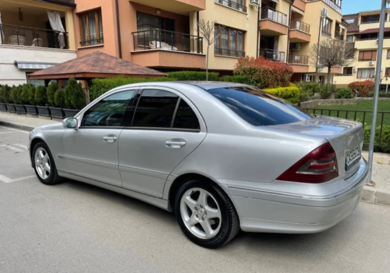 Mercedes-Benz C 220, снимка 10 - Автомобили и джипове - 52998358