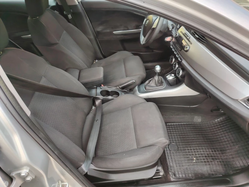 Alfa Romeo Giulietta, снимка 6 - Автомобили и джипове - 52589711