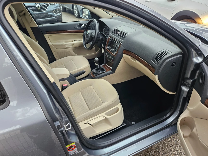 Skoda Octavia 2.0 140кс Нави, снимка 8 - Автомобили и джипове - 53093288