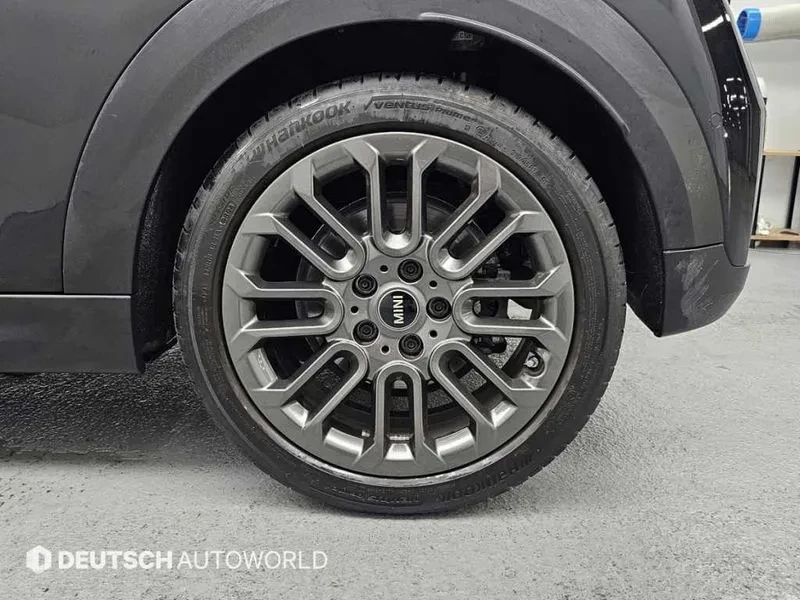 Mini Cooper 4Th Generation Essential, снимка 5 - Автомобили и джипове - 56289024