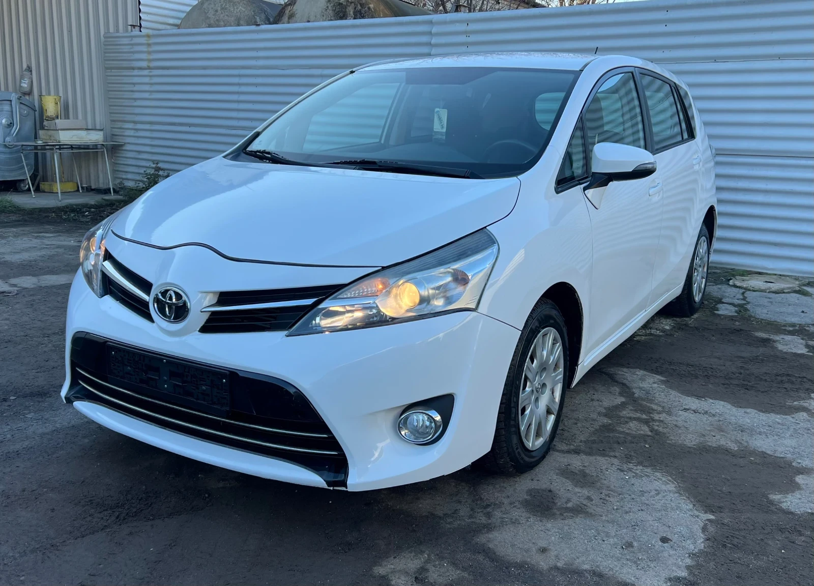 Toyota Verso 2.0D4D 6+ 1 Камера, снимка 1