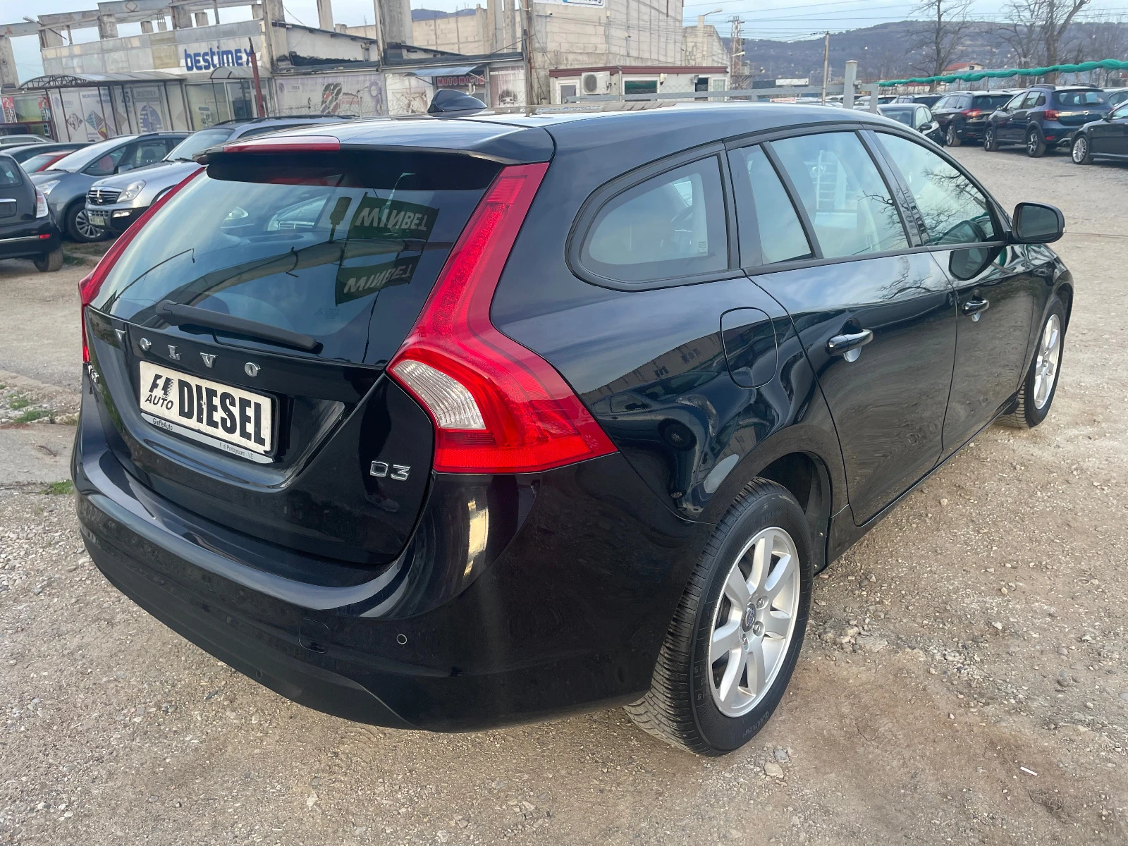 Volvo V60 2.0D3-AVTOMAT - изображение 7