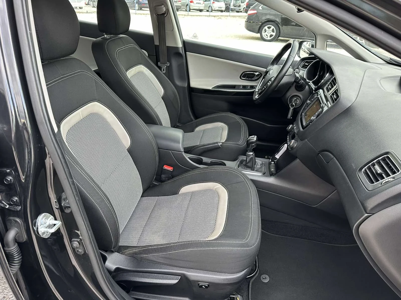 Kia Ceed 1.6 GDI Navi! Бизнес изпълнение!!! - изображение 9