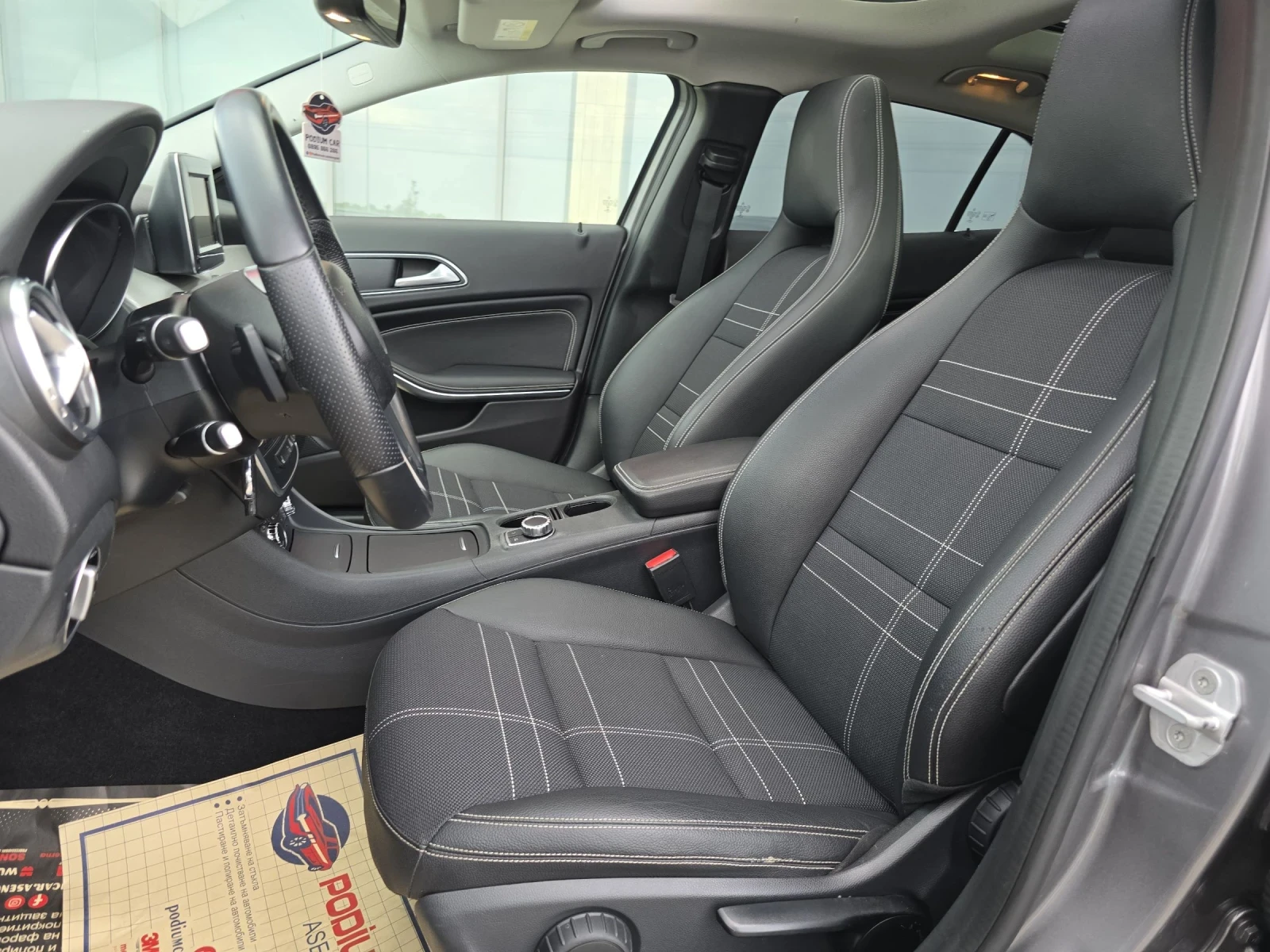 Mercedes-Benz GLA 180 GLA-180-БЕНЗИН/ЕВРО6/АВТОМАТ/ПАНОРАМА/ФУЛ - изображение 9
